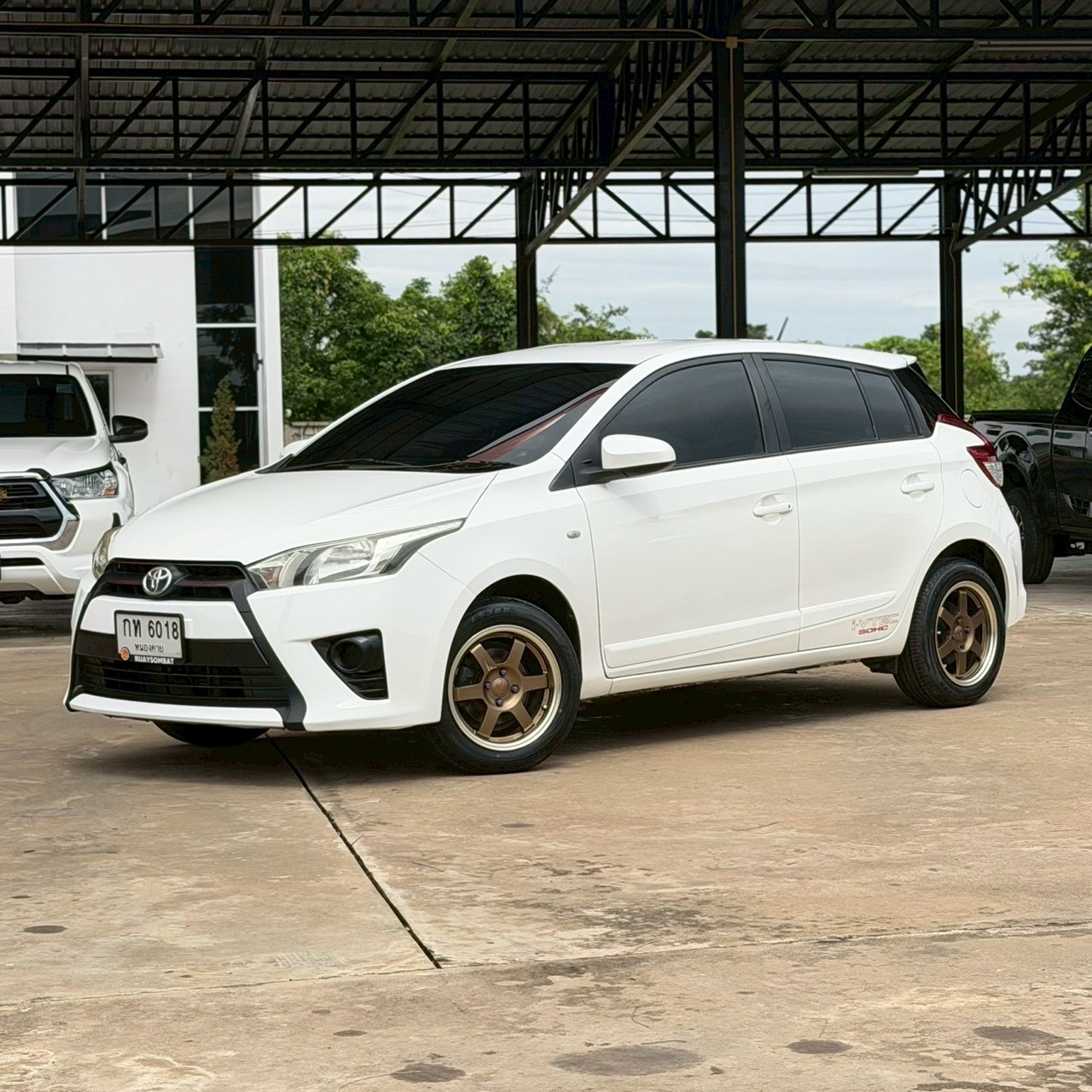 2015 TOYOTA Yaris
