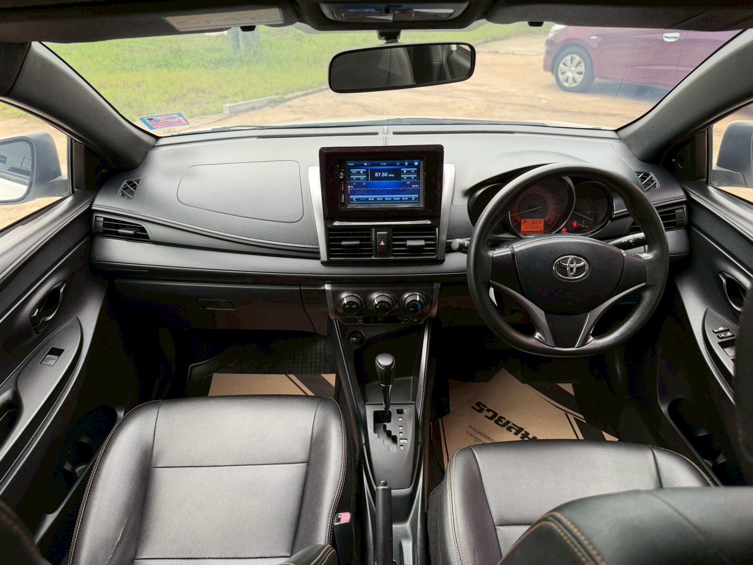 2015 TOYOTA Yaris 1.2 J รูปที่ 4